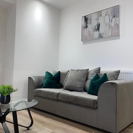 Roomotel - Broadoaks Apartments Solihull Eksteriør billede