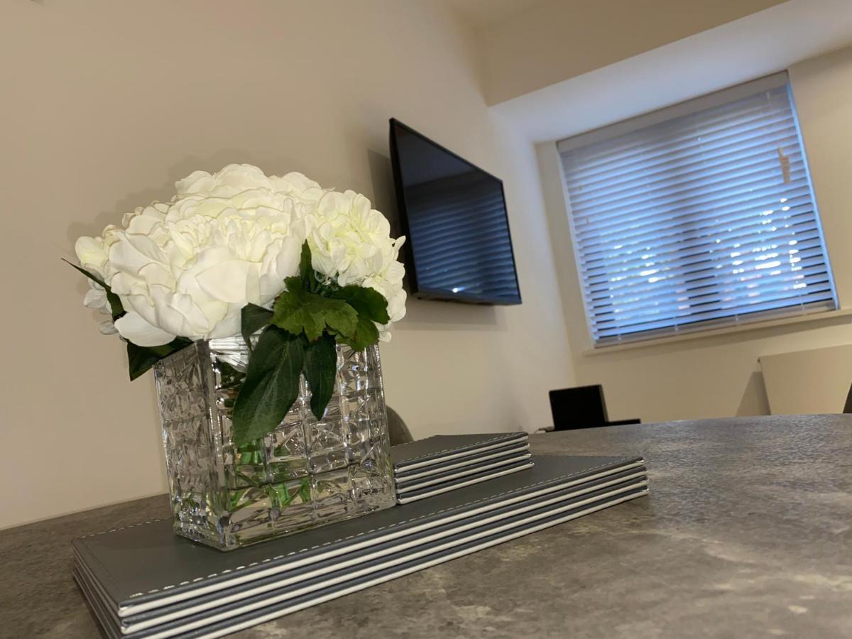 Roomotel - Broadoaks Apartments Solihull Eksteriør billede