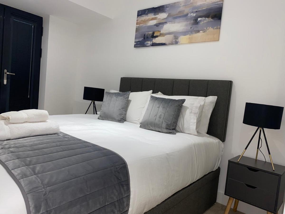 Roomotel - Broadoaks Apartments Solihull Eksteriør billede