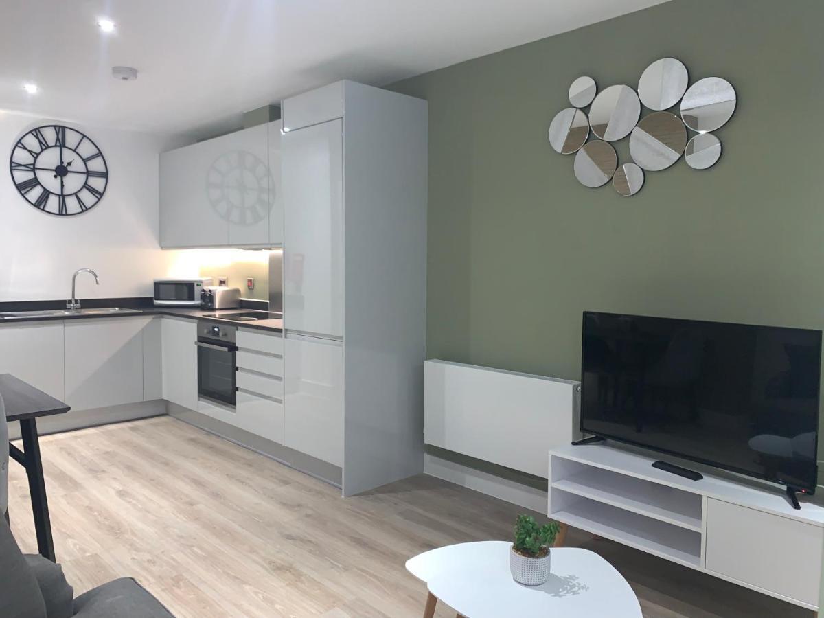 Roomotel - Broadoaks Apartments Solihull Eksteriør billede
