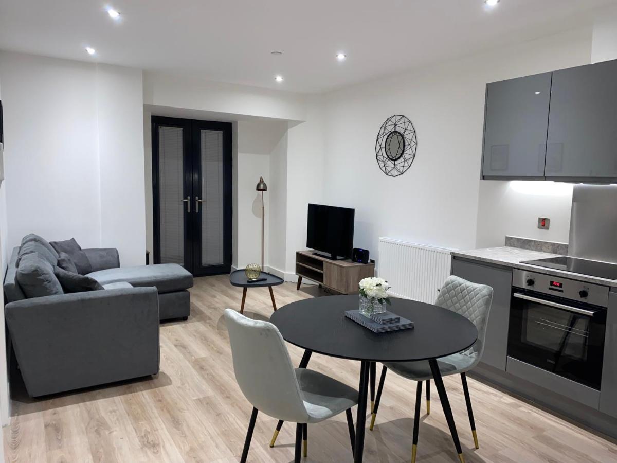 Roomotel - Broadoaks Apartments Solihull Eksteriør billede