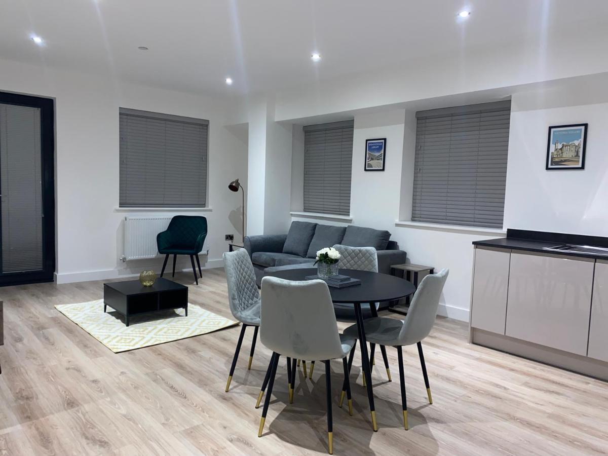 Roomotel - Broadoaks Apartments Solihull Eksteriør billede