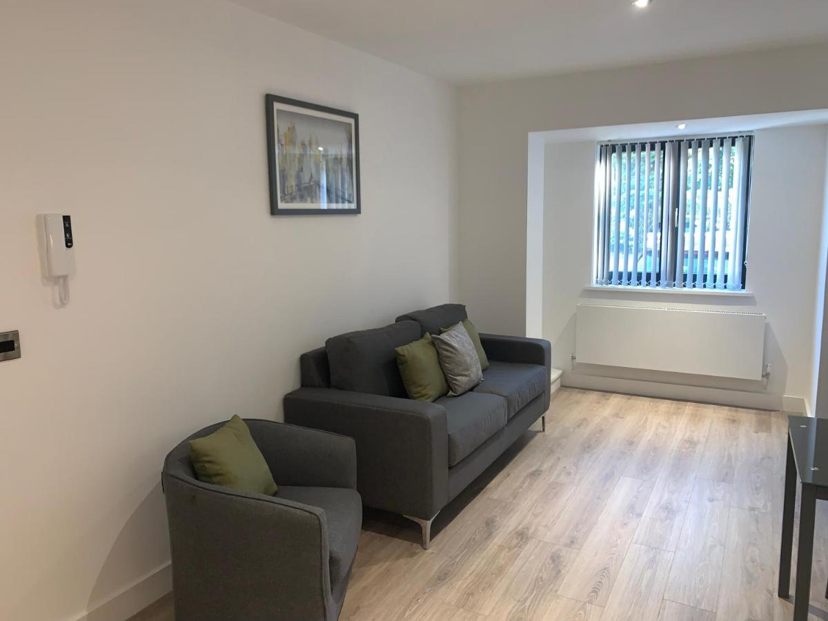Roomotel - Broadoaks Apartments Solihull Eksteriør billede