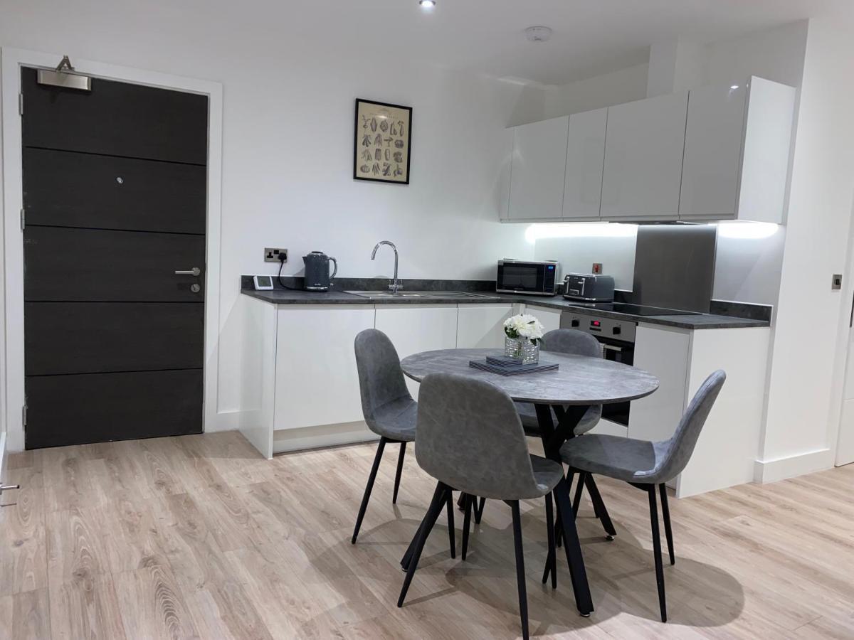 Roomotel - Broadoaks Apartments Solihull Eksteriør billede
