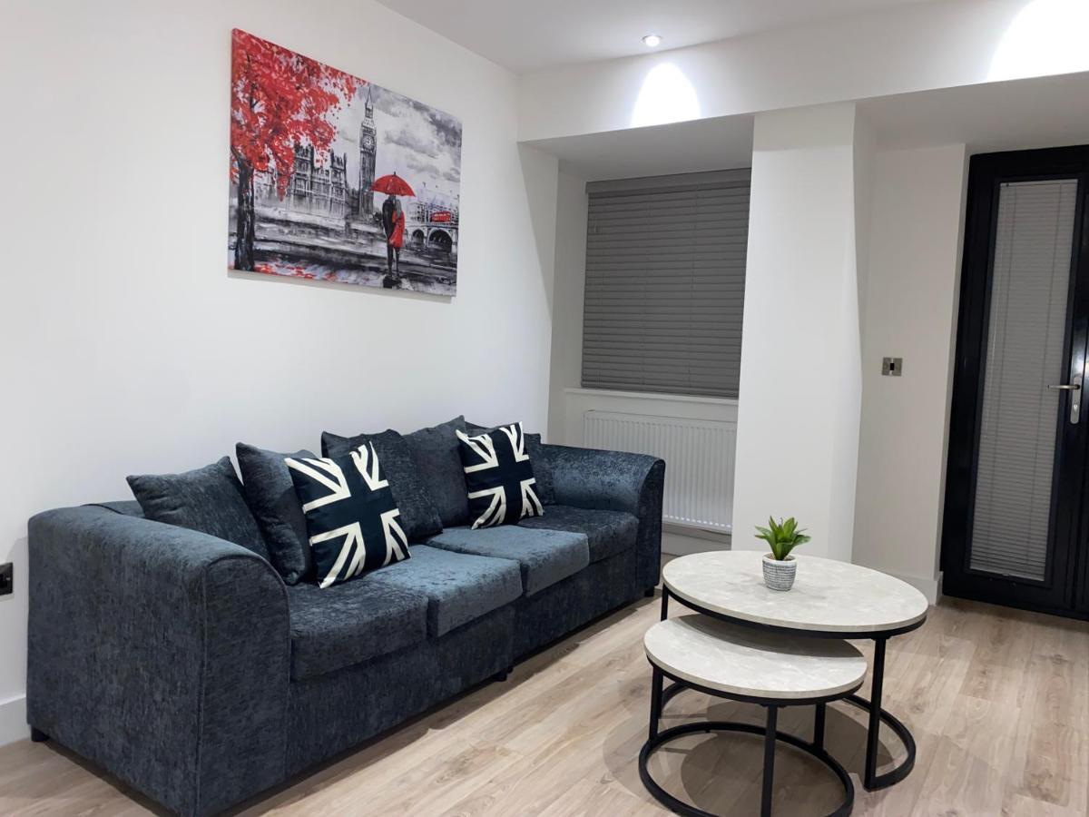 Roomotel - Broadoaks Apartments Solihull Eksteriør billede