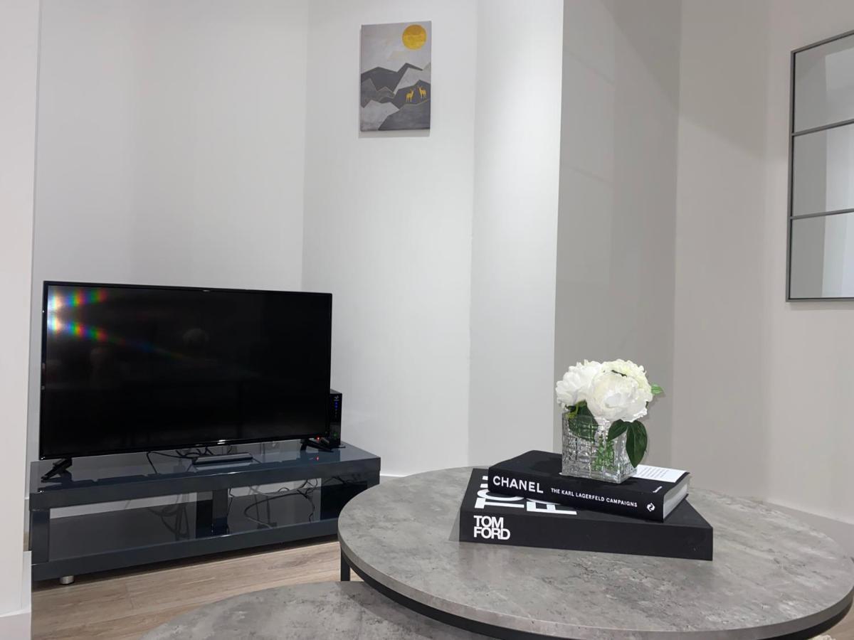 Roomotel - Broadoaks Apartments Solihull Eksteriør billede