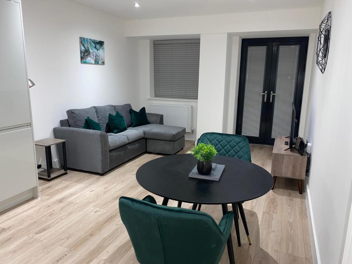 Roomotel - Broadoaks Apartments Solihull Eksteriør billede